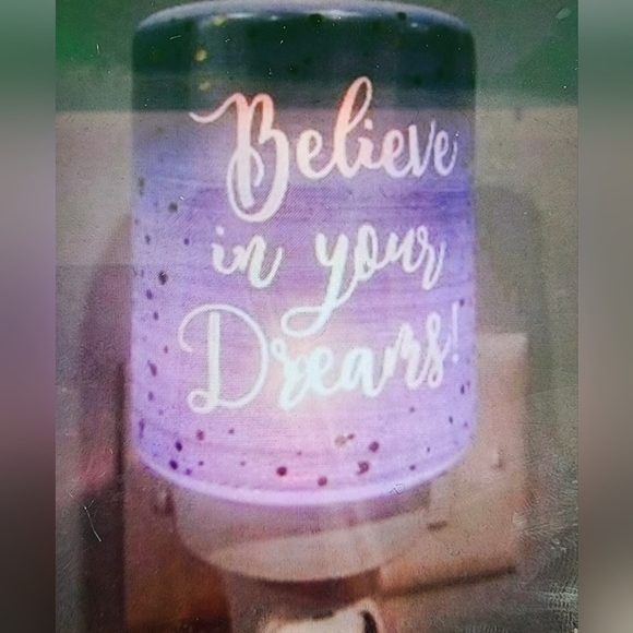 NEW, Lot of 2 Scentsy, Believe in your dreams Warmer and Bubblegum Scentsy Bar - Picture 6 of 11